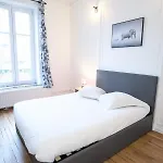 Double Fabriques, 2 Bedrooms, Central, Parking Nearby, Self Checkin *