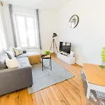 Double Fabriques, 2 Bedrooms, Central, Parking Nearby, Self Checkin * 南锡