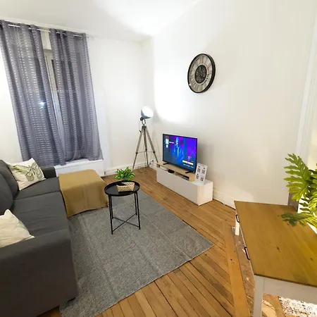 Double Fabriques, 2 Bedrooms, Central, Parking Nearby, Self Checkin Appartement