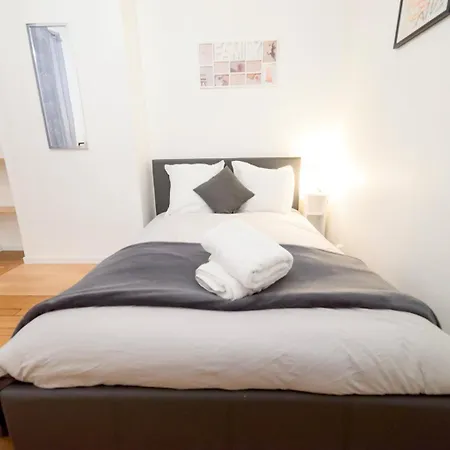 Double Fabriques, 2 Bedrooms, Central, Parking Nearby, Self Checkin *