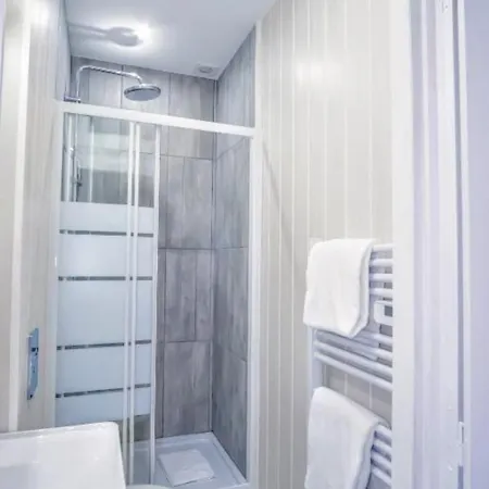 Double Fabriques, 2 Bedrooms, Central, Parking Nearby, Self Checkin Appartement *