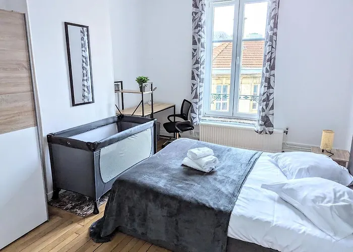 Double Fabriques, 2 Bedrooms, Central, Parking Nearby, Self Checkin Apartmán *