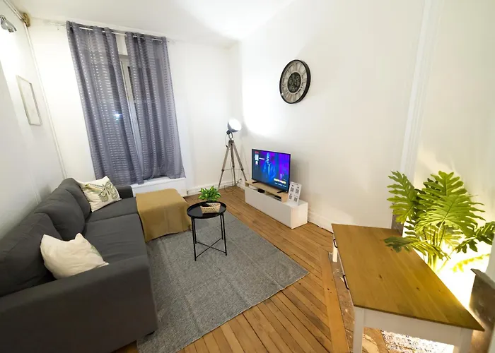 Double Fabriques, 2 Bedrooms, Central, Parking Nearby, Self Checkin Appartement