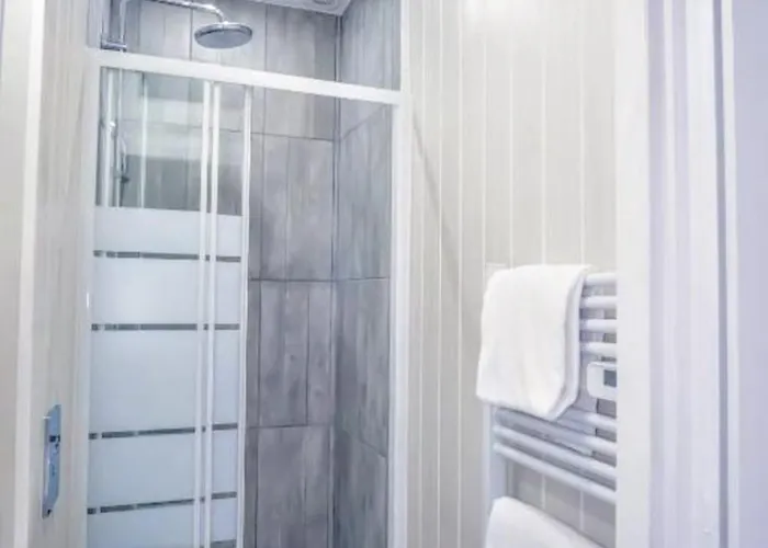 Double Fabriques, 2 Bedrooms, Central, Parking Nearby, Self Checkin Appartement *