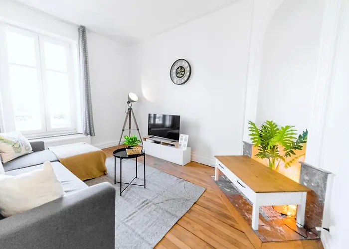 Appartement Double Fabriques, 2 Bedrooms, Central, Parking Nearby, Self Checkin